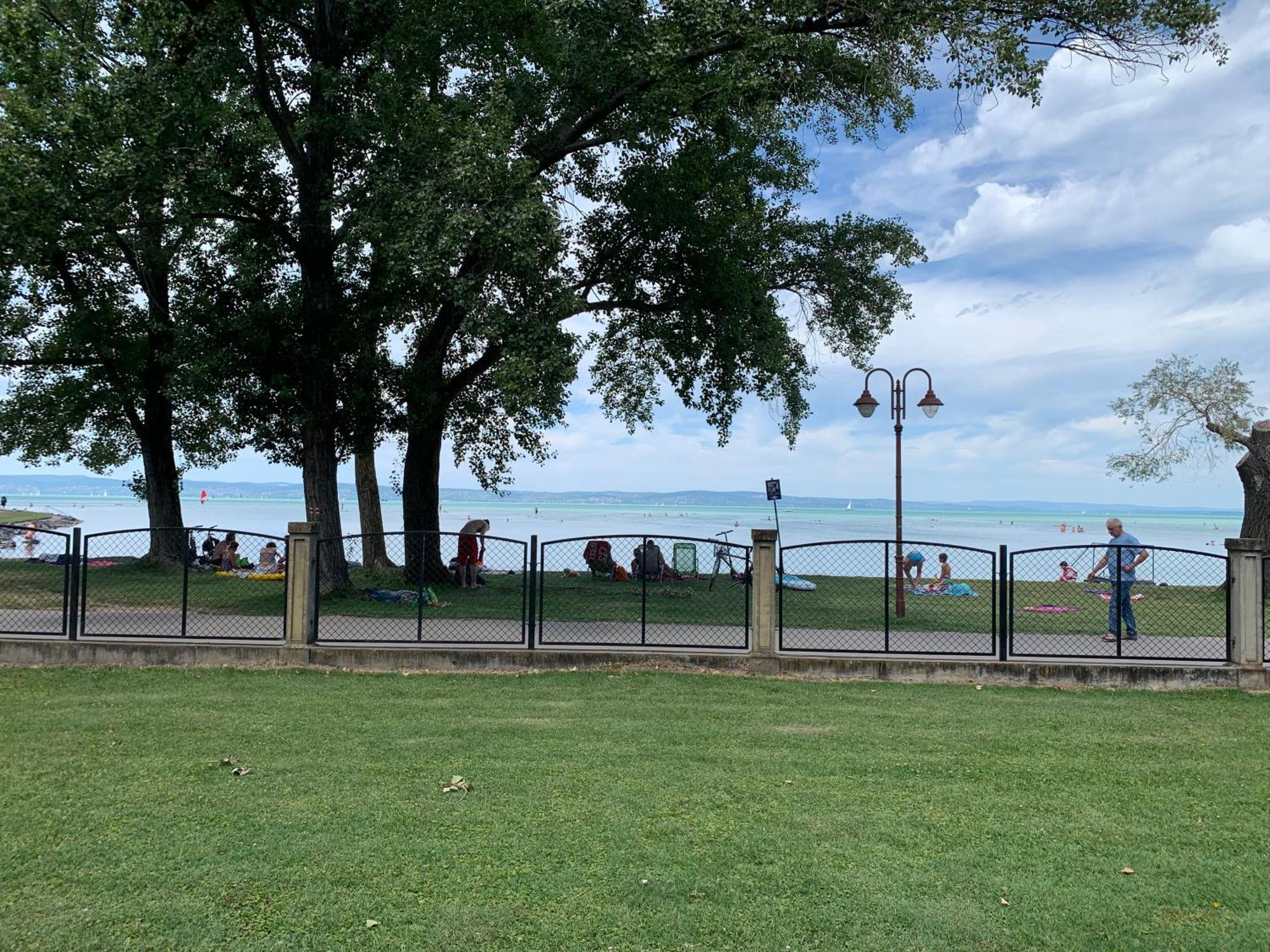 Vizparti Relax Apartman Siófok Kültér fotó